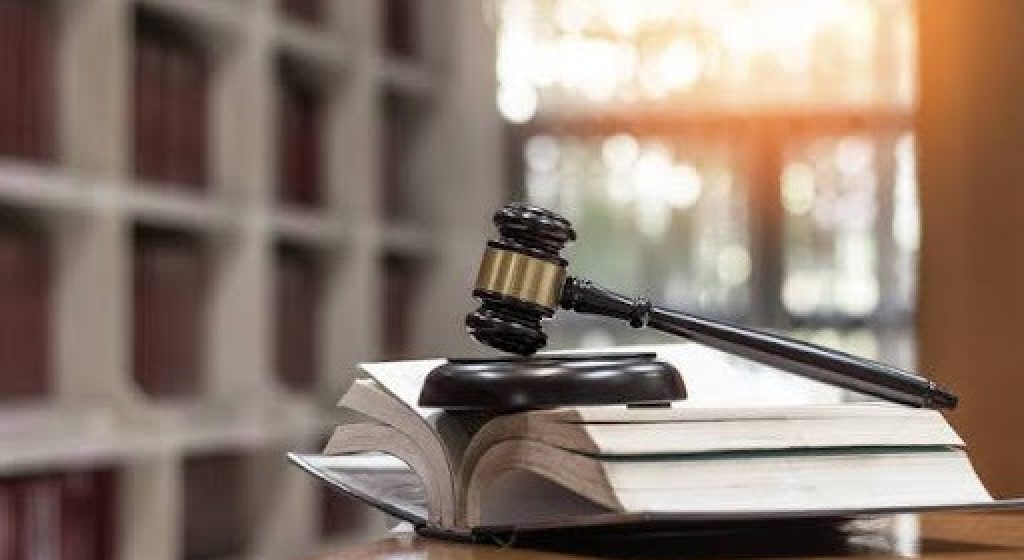 commercial litigation vs civil litigation